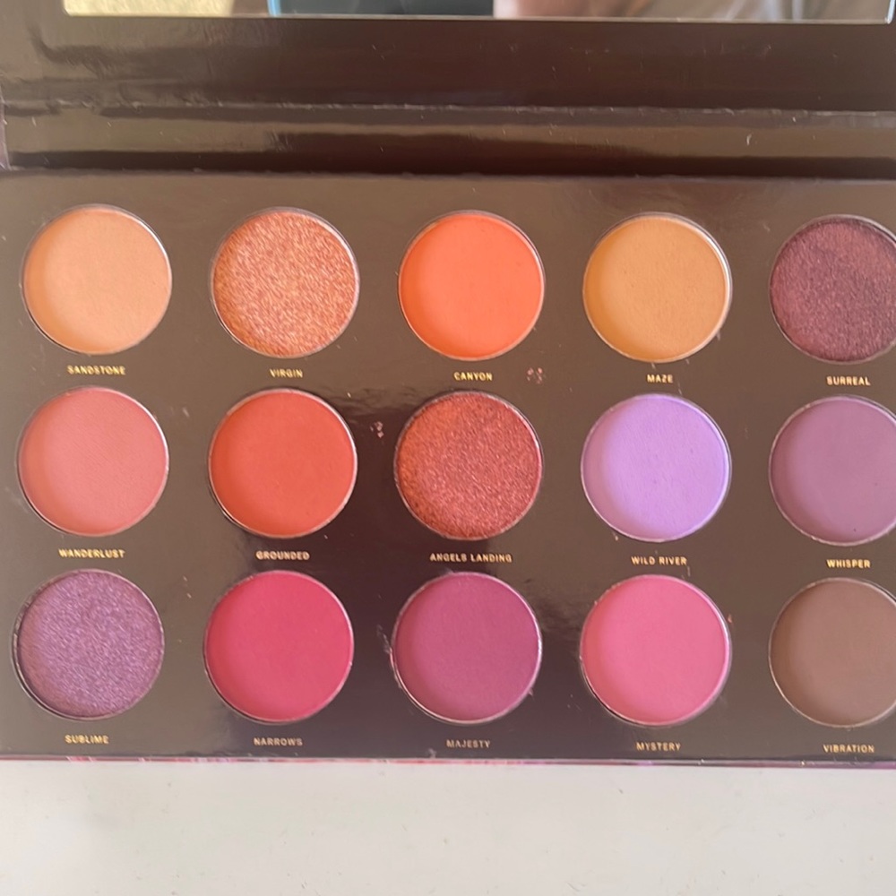 Hip dot Zion palette.